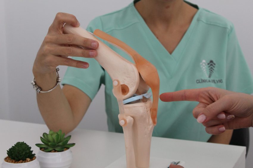 dolor-articulación-rodilla-fisioterapia-en-almerimar